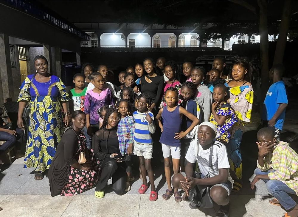 Actions communautaires Shining Light Charity